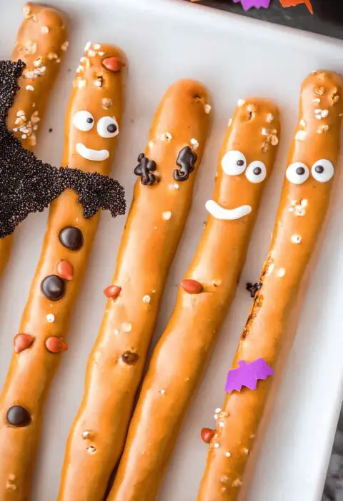 Halloween Pretzel Rods
