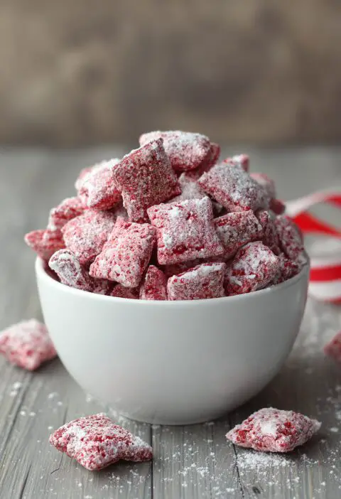 Red Velvet Muddy Buddies Recipe